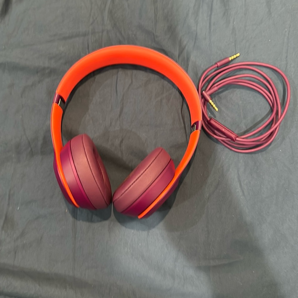 SoldSold
Beats By Dre Solo 3 Solo3 Wireless On-Ear Headphones Pop Magenta Oran
